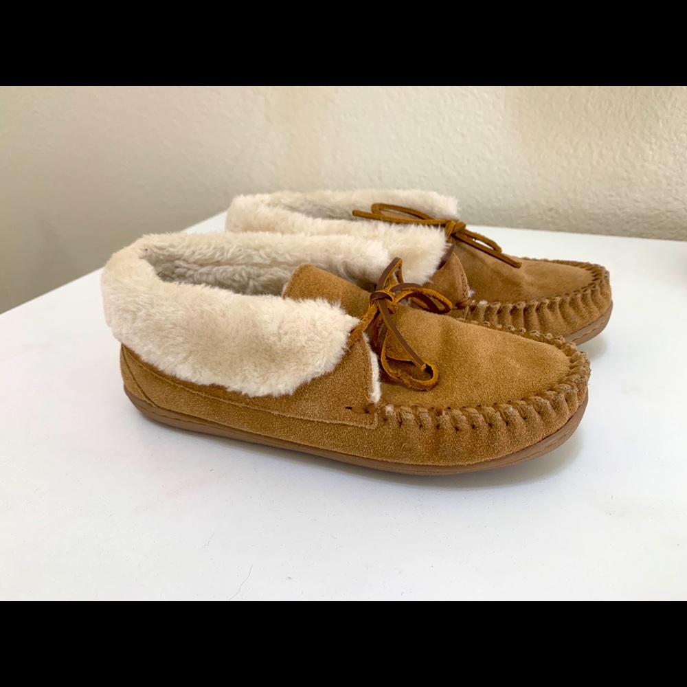 Minnetonka Slipper Mocassins